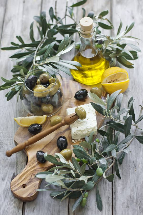 huile d'olive et branches d'olivier